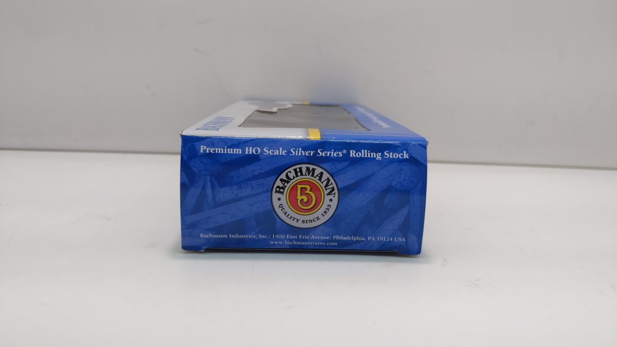 Bachmann 16614 HO Ringling Bros. and Barnum & Bailey Wide-Vision Caboose