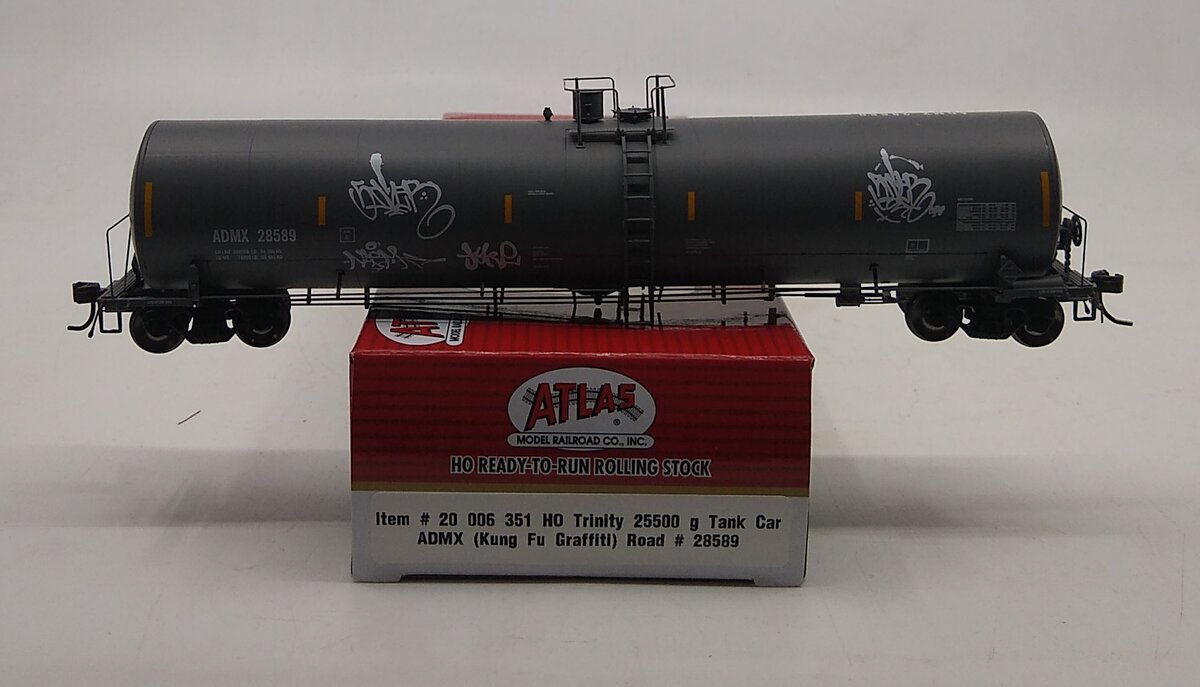 Atlas 20006351 HO ADMX Kung Fu Graffiti 25,500 Gallon Tank Car #28589