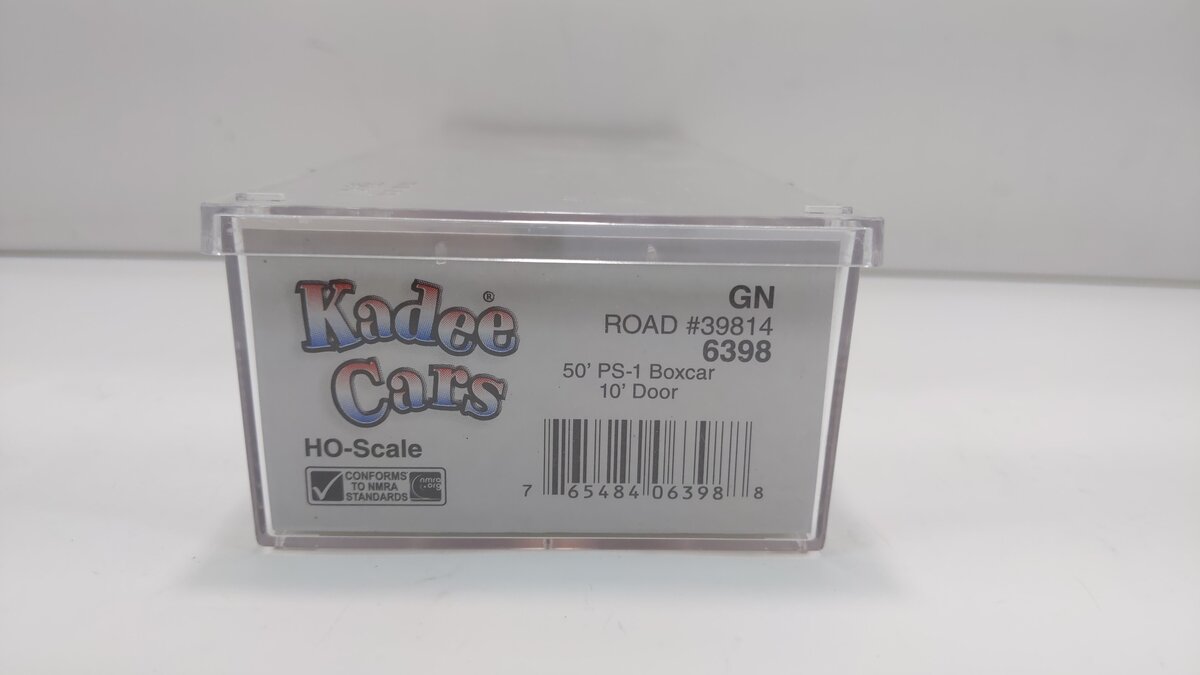 Kadee 6398 HO Scale Great Northern Box Car #39814