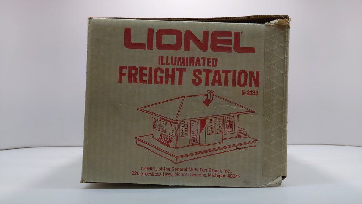 Lionel 6-2133 O Scale Illuminated Freight Station Assembled