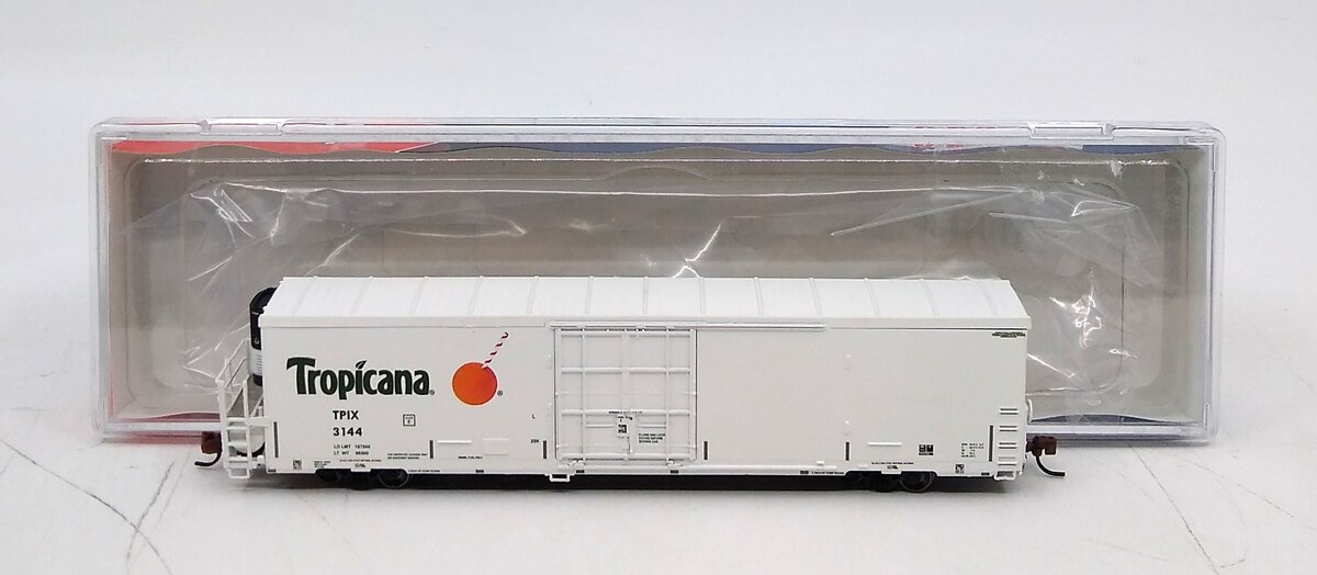 BLMA Models 15733 N Tropicana Trinity 64' Reefer #3144 – Trainz