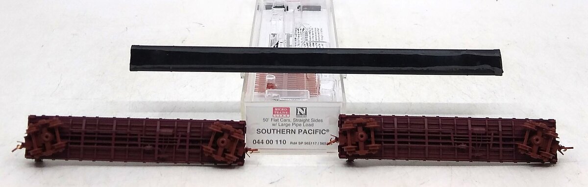 Micro-Trains 04400110 N Southern Pacific 50' Straight Side Flatcar (Set of 2)