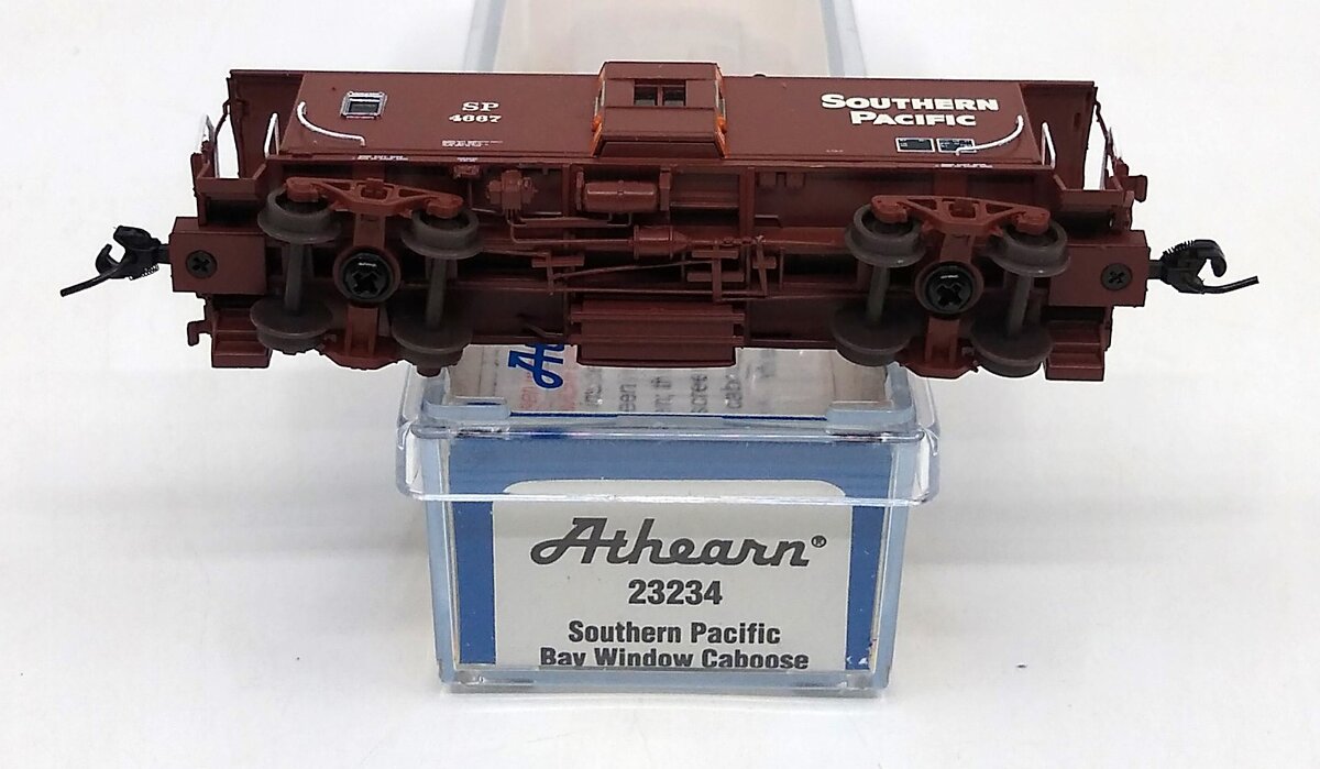 Athearn 23234 N Southern Pacific Bay Window C-50-8 Caboose #4667