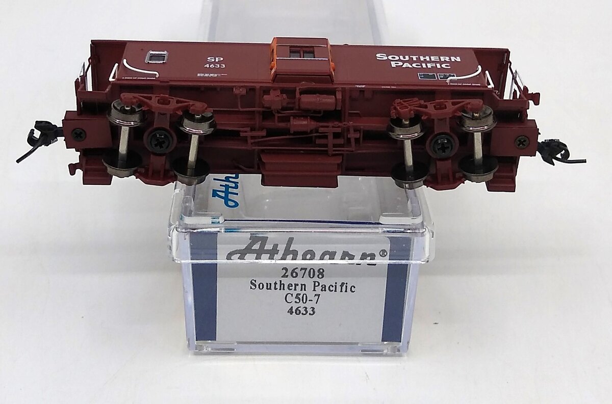 Athearn 26708 N Southern Pacific Bay Window Caboose #4633