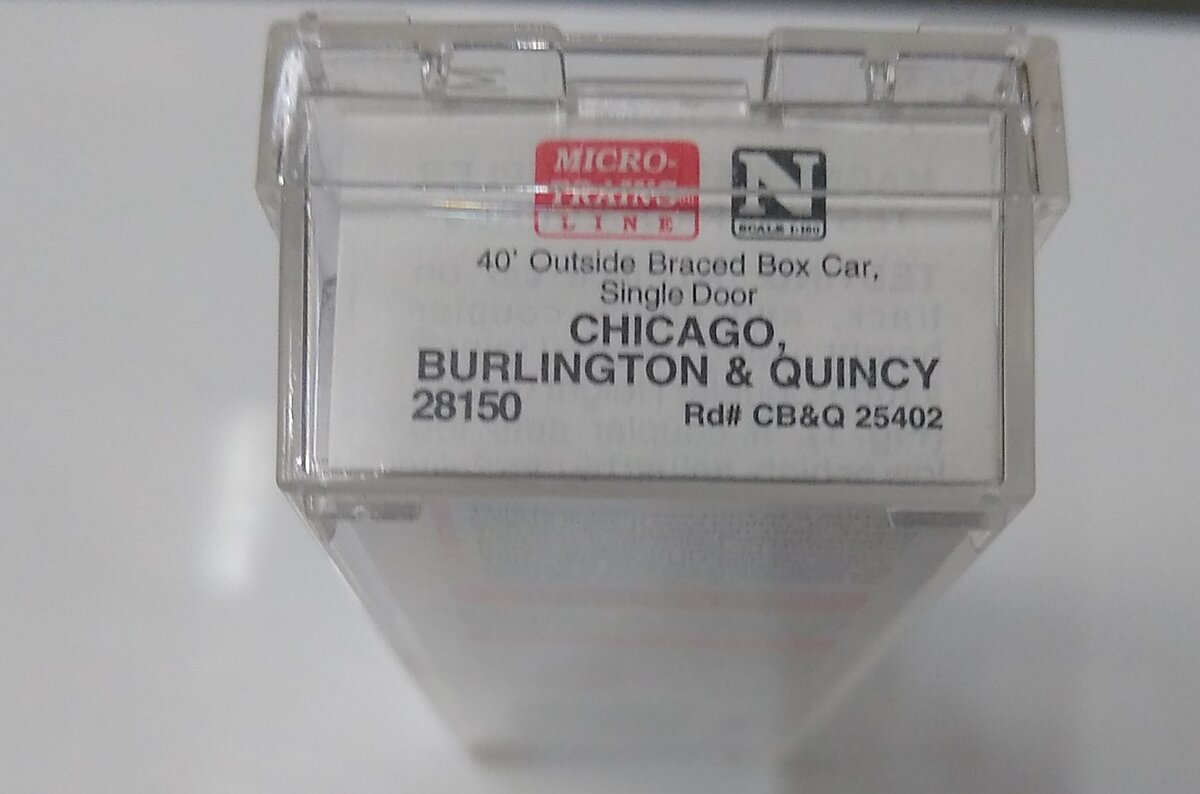 Micro-Trains 02800150 N CB&Q 40' Outside Braced Single Door Box Ca #25402