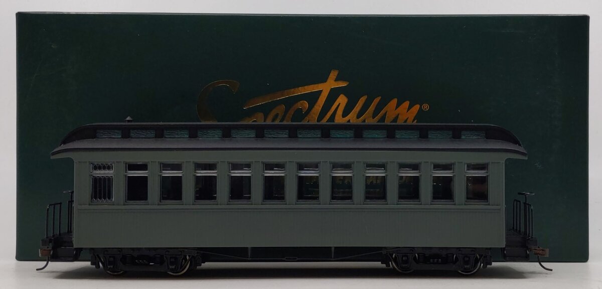 BACHMANN　Spectrum　26399 ① Bachmann 26399 On30 Painted & Unlettered Coach w/Lighted Interior