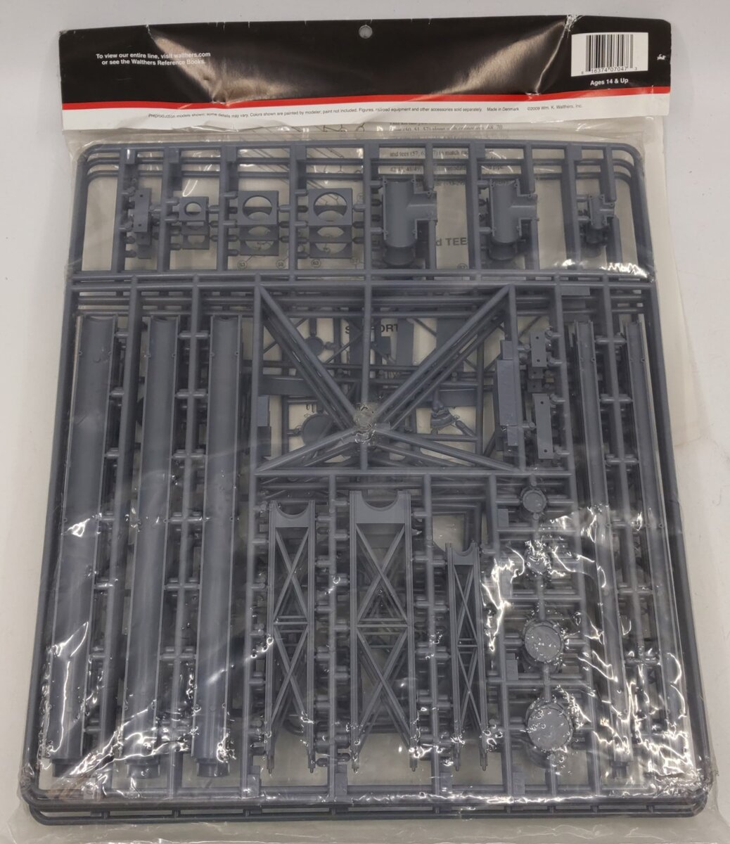 Walthers 933-2958 HO Scale Blower Engine House Piping Building Kit