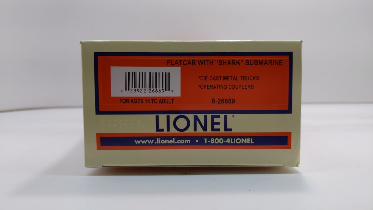 Lionel 6-26669 O US Navy Flatcar With Shark Submarine