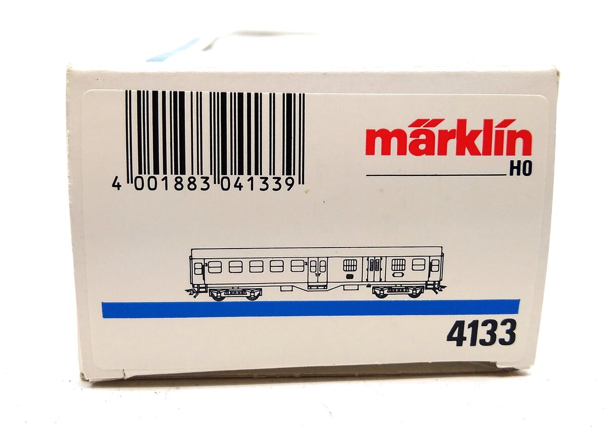 Marklin 4133 HO Scale DB 2nd Class Coach w/Baggage Area