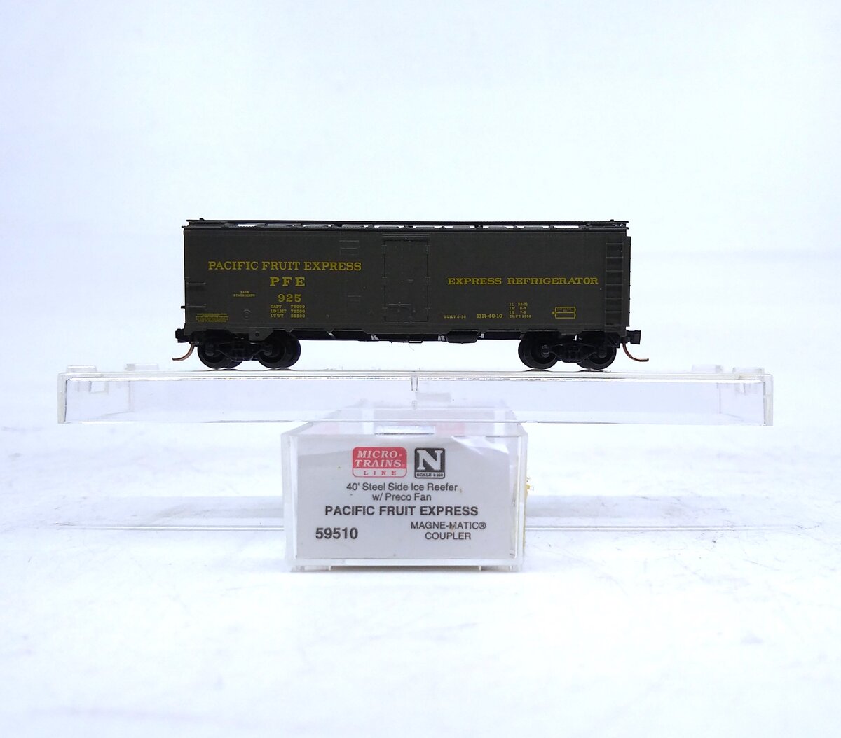 Micro-Trains 05900510 N Pacific Fruit Express 40' Steel Side Ice Reefer #925
