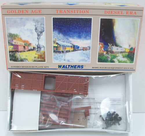 Walthers 932-3411 HO Scale Santa Fe 40' Stock Car W/Outside Braced Wood Ends Kit