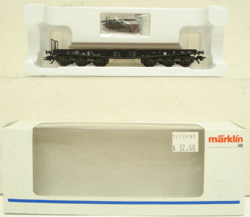 Marklin 4867 HO Scale Flatcar with Stakes – Trainz