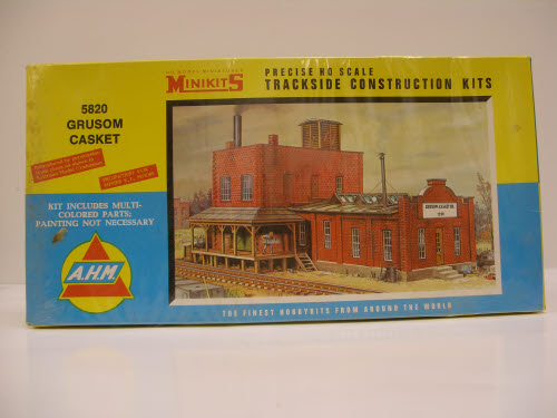 AHM 5820 HO Minikits Grusom Casket Co. Building Highly Detailed Kit