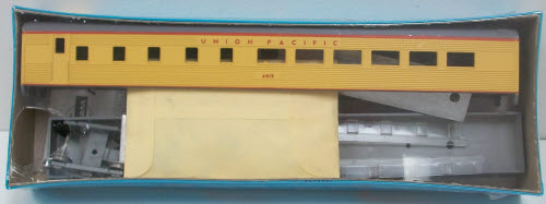 Athearn 2120 HO Scale Union Pacific Diner Passenger Kit