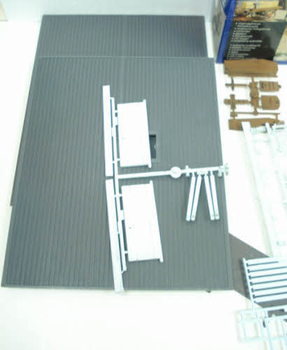 Pola G1814 G Scale Mery & Bach Undertaker Building Kit