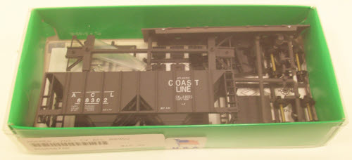 Bowser 55874 HO Scale Atlantic Coast Line 70 Ton 2-Bay Hopper Kit