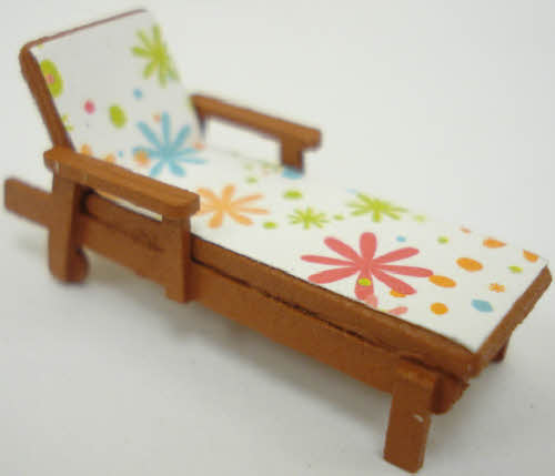 Arttista 1471 Redwood Lounge Chair