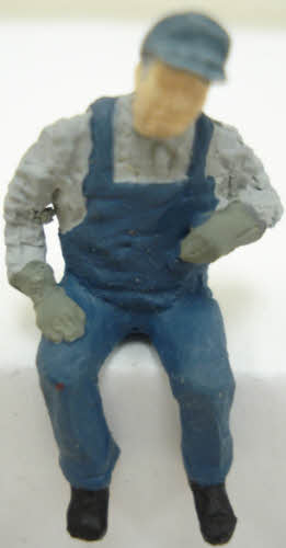 Arttista 1143 O Scale Seated Locomotive Pewter Fireman Figure