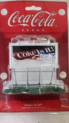 Athearn 8257 HO "Coke is it!" Coca Cola Billboard