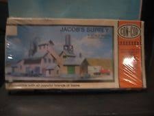 Con-Cor 682 N Scale Jacob''s Supply Building Kit