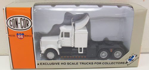 Con-Cor 0004-335000 HO KW Tractor w/Fuel Tanks&Spoiler