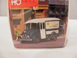 Walthers 4002 1:87 HO Divco Milk Truck