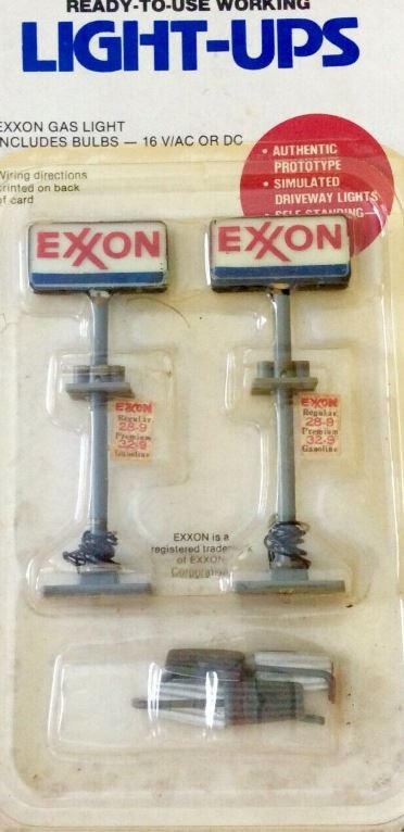 Life Like 1202 HO Light-Ups Ready to Use Exxon Lighted Gas Signs (Pack of 2)