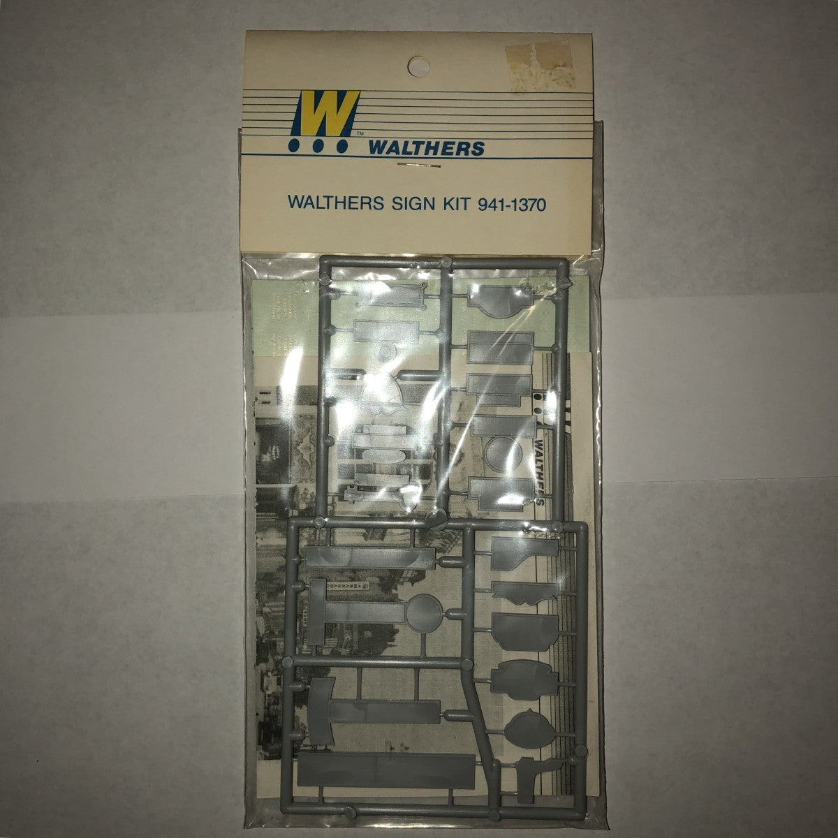Walthers 941-1370 HO Sign Kit
