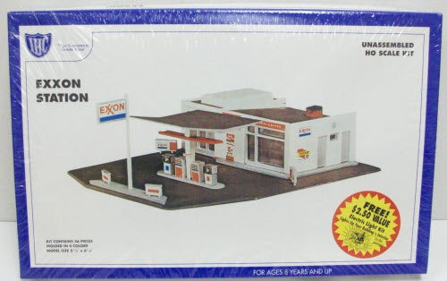 IHC 7757 HO Scale Exxon Station Kit