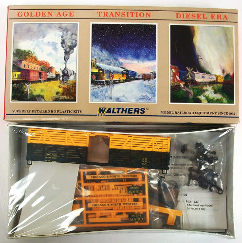 Walthers 932-3414 HO Chicago and North Western 40' Stock Car w/ Braced Wood Ends