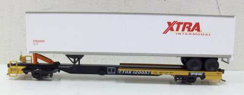 Walthers 39815 TTX Front Runner with Van Trailer
