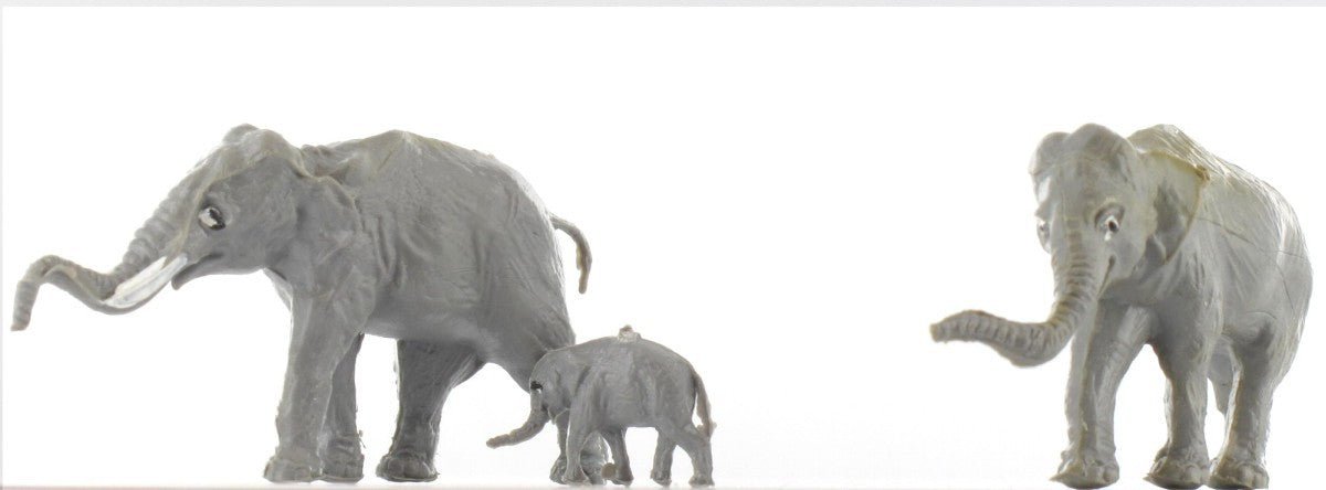 Merten 752 HO Scale Elephant Family Figures (Set of 3)