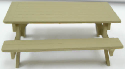 Arttista 1463 O Scale Pewter Picnic Table