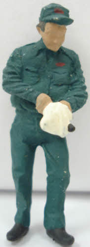 Arttista 1195 O Scale Station Attendant Checking Oil Pewter Figure Hand Painted