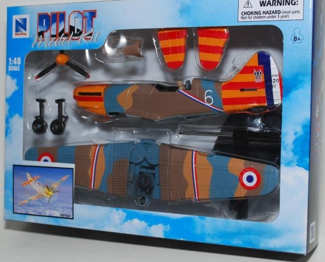 New Ray 20215G2 D 520 Pilot Model Kit