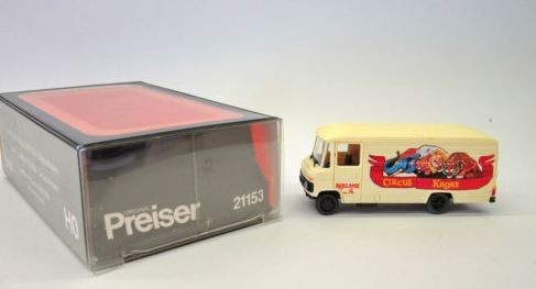 Preiser 21153 HO Mercedes-Benz 508 Circus Krone Publicity Van