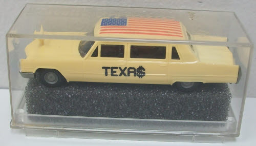 Revell 82804 1:87 Praline 1970 Caddy Texas Millionaire Plastic Model Car