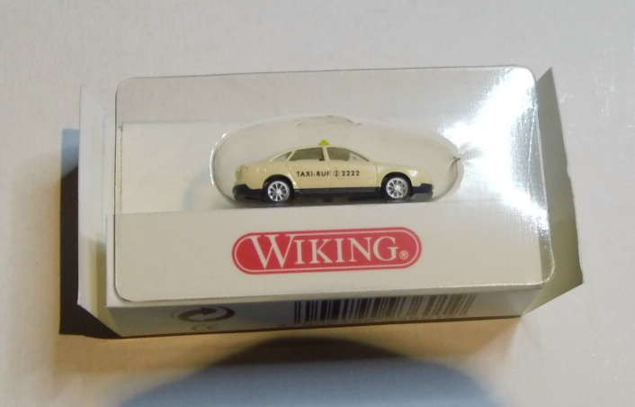 Wiking 93601 N Taxi Audi A6 (cream, black lettering, yellow roof sign)