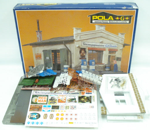 Pola 330931 G Service Station with Repair Shop