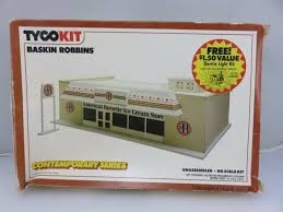 Tyco 7731B HO Baskin Robbins Building Kit
