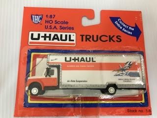 IHC 1-6 HO Colorado U-Haul 26' Moving Truck