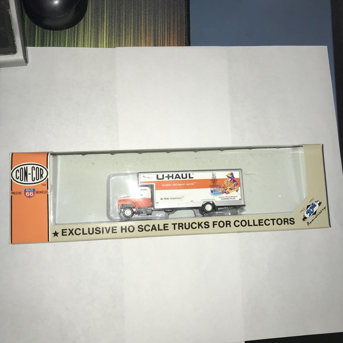 Con-Cor CC7017 HO Connecticut 26' U-Haul Supermover Truck
