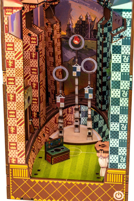 Revell 005329096 Tiny Adventures Book Nooks: Harry Potter - Quidditch Field