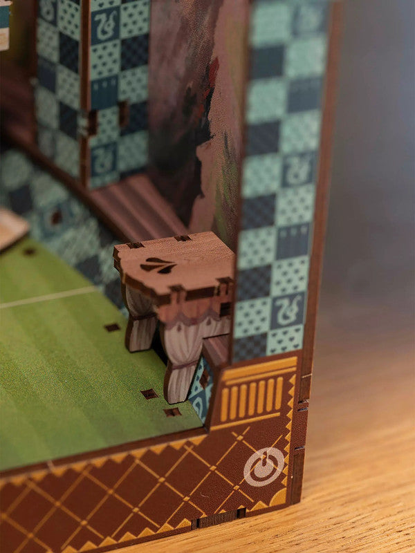 Revell 005329096 Tiny Adventures Book Nooks: Harry Potter - Quidditch Field
