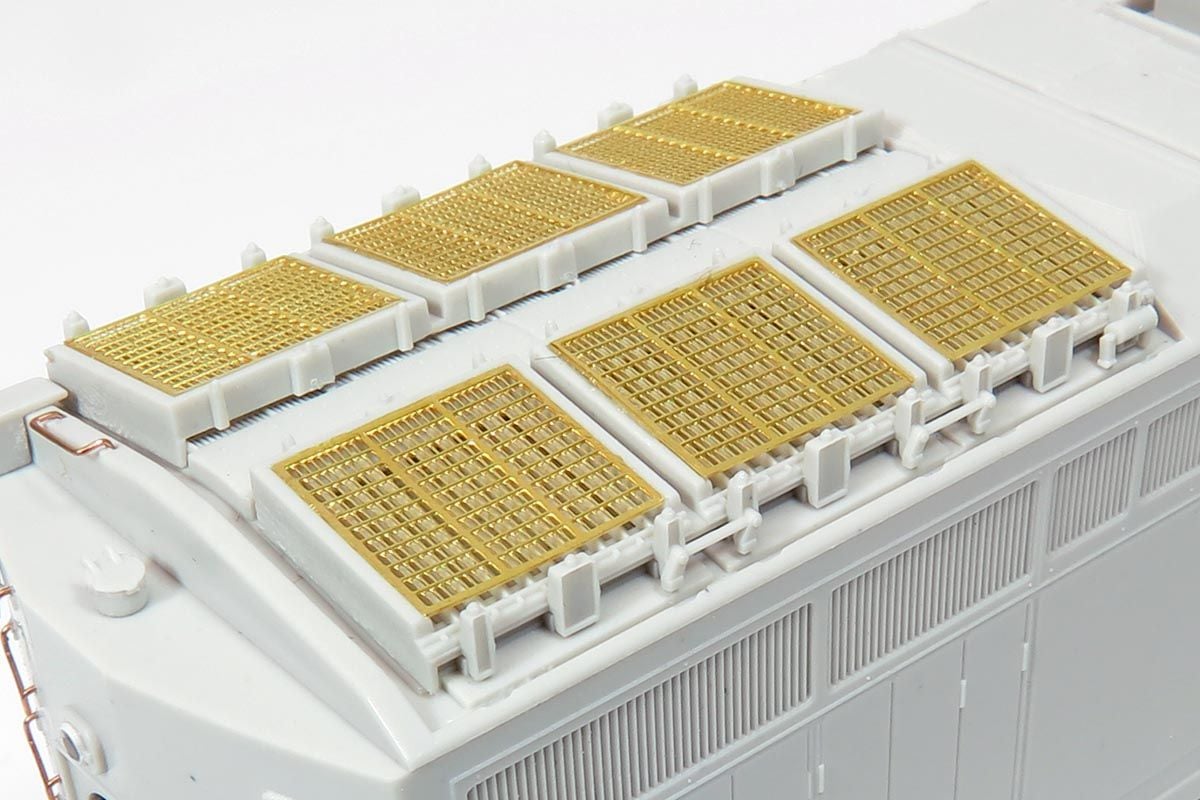 Rapido Trains 102144 HO Dash-8 Split Cooling Radiator