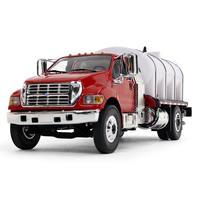 First Gear 10-4152 1:34 Ford F-650 with Roto Molded Water Truck