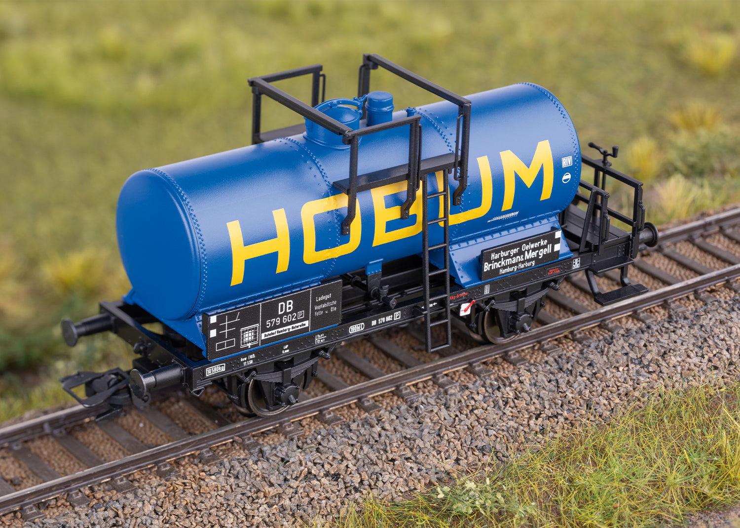 Marklin 00719 HO Two-Axle Tank Car Display with Two Wheelsets