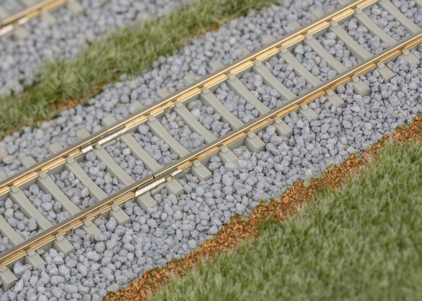 Trix 14503 Minitrix 11/16" Straight Track with Concrete Ties