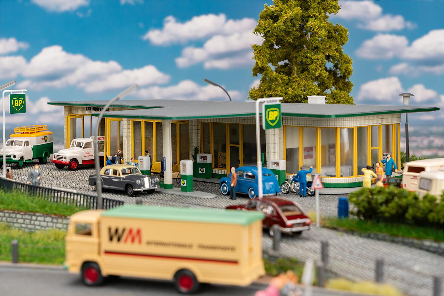 Faller 130592 HO BP Large Filling Station Building Kit