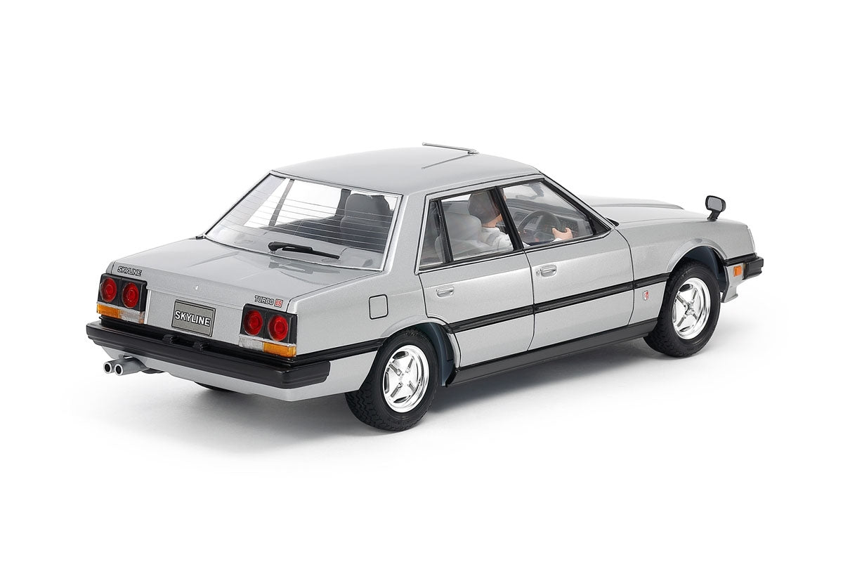 Tamiya 24374 1:24 Nissan Skyline Sedan 2000 Turbo Gt-E * S Plastic Model Kit